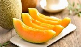 胃炎晚上吃哈密瓜,胃炎患者晚间哈密瓜饮食攻略