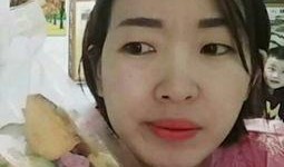 假笑女吃瓜视频,揭秘网络红人的真实一面