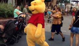 带你吃瓜奇葩游乐圆,带你吃瓜奇葩游乐园，奇趣设施等你来挑战！